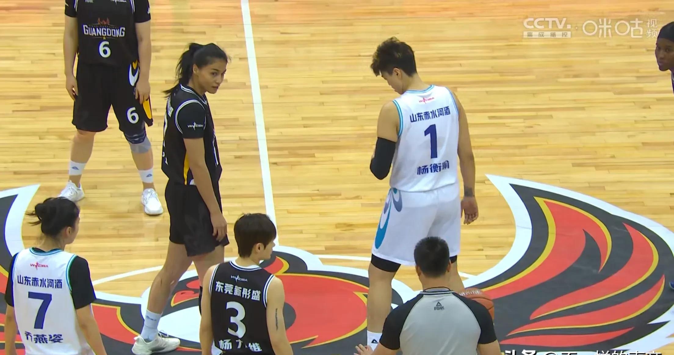 关于篮球场上的每一次对决都是惊心动魄的一幕!的信息 关于篮球场上的每一次对决都是惊心动魄的一幕!的信息