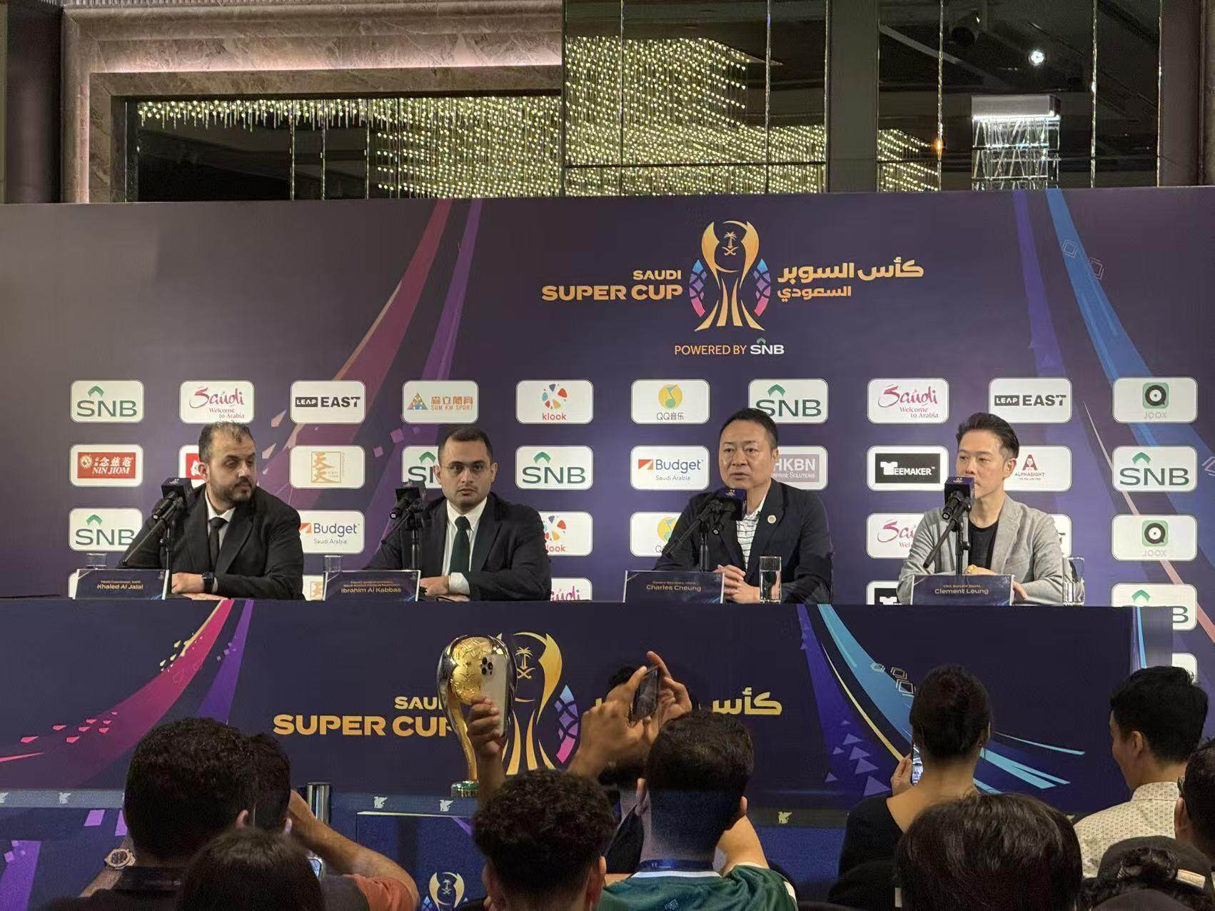 世界足坛传奇名宿再掀热潮,瞩目比赛再现的简单介绍 世界足坛传奇名宿再掀热潮,瞩目比赛再现的简单介绍