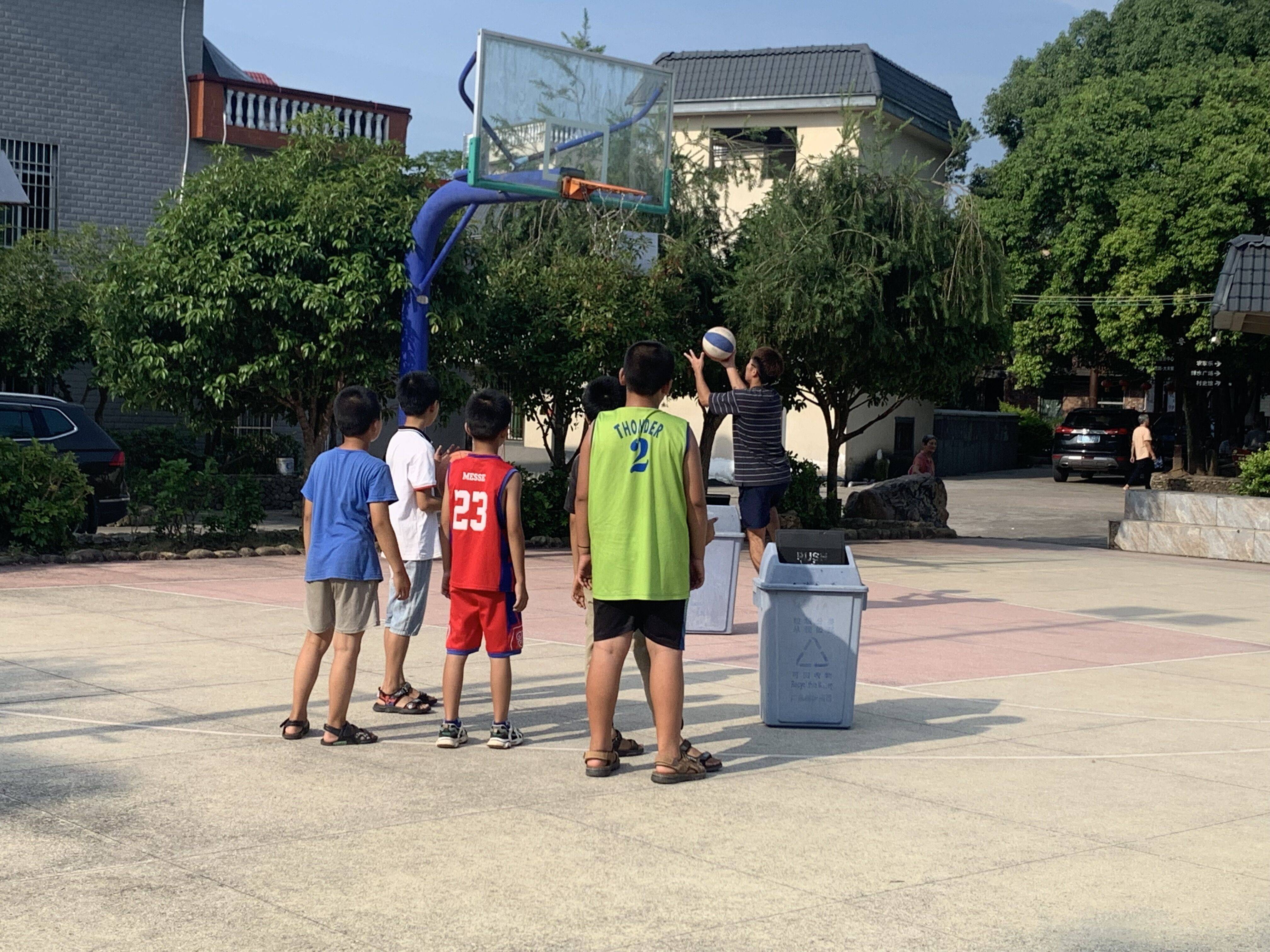 竞技体操选手兼职篮球训练,技能进步明显的简单介绍 竞技体操选手兼职篮球训练,技能进步明显的简单介绍