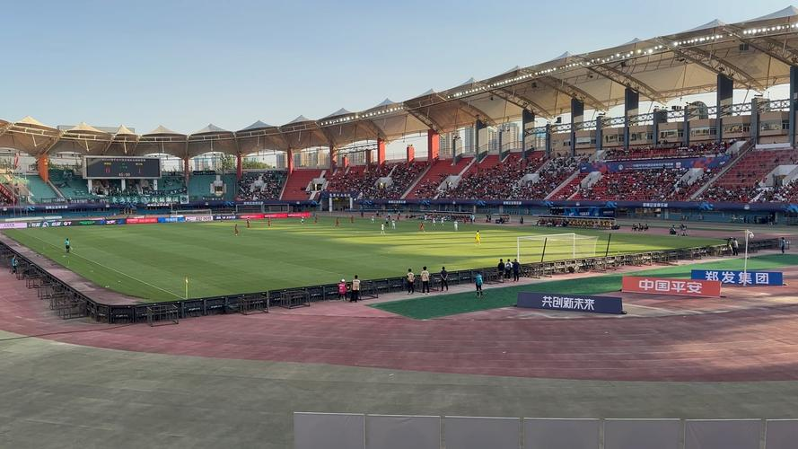 包含河南建业主场逼平重庆斯威，难分胜负的词条