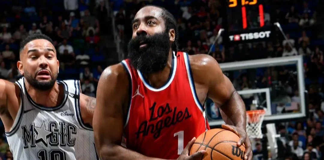 开拓者击败魔术，主场取得胜利