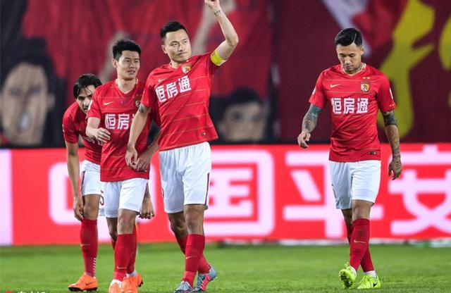恒大客场大胜重庆，继续保持领先优势