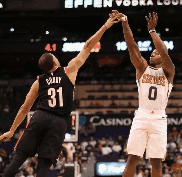 开拓者不敌国王，卡佩拉频献大帽